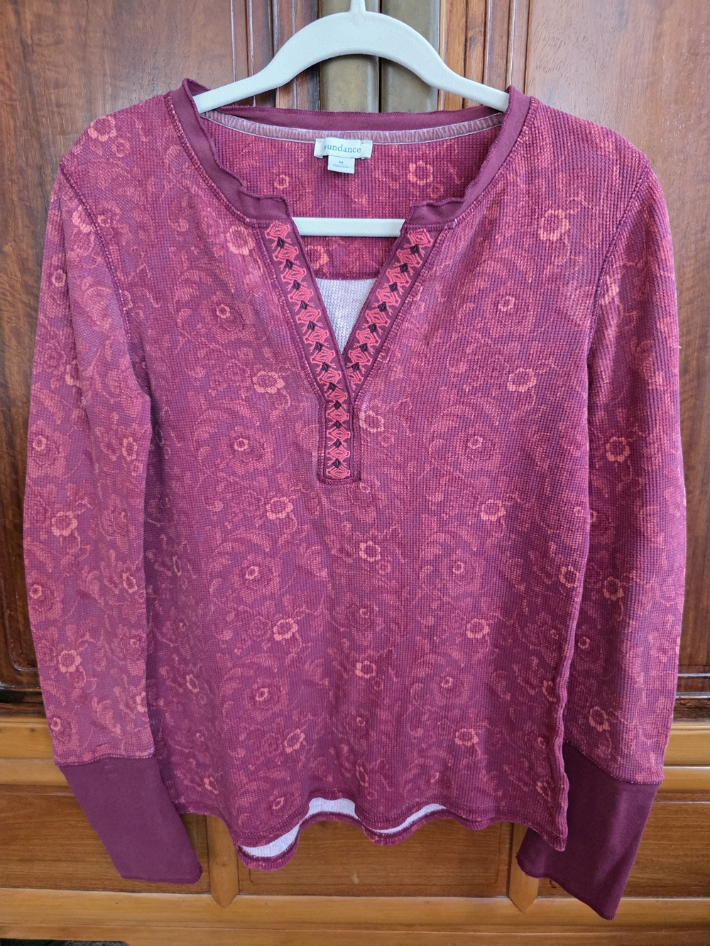 Sundance Raspberry Floral V-Neck Henley Thermal Top Size M